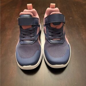 Reebok Kids Sneakers in Navy and Pink